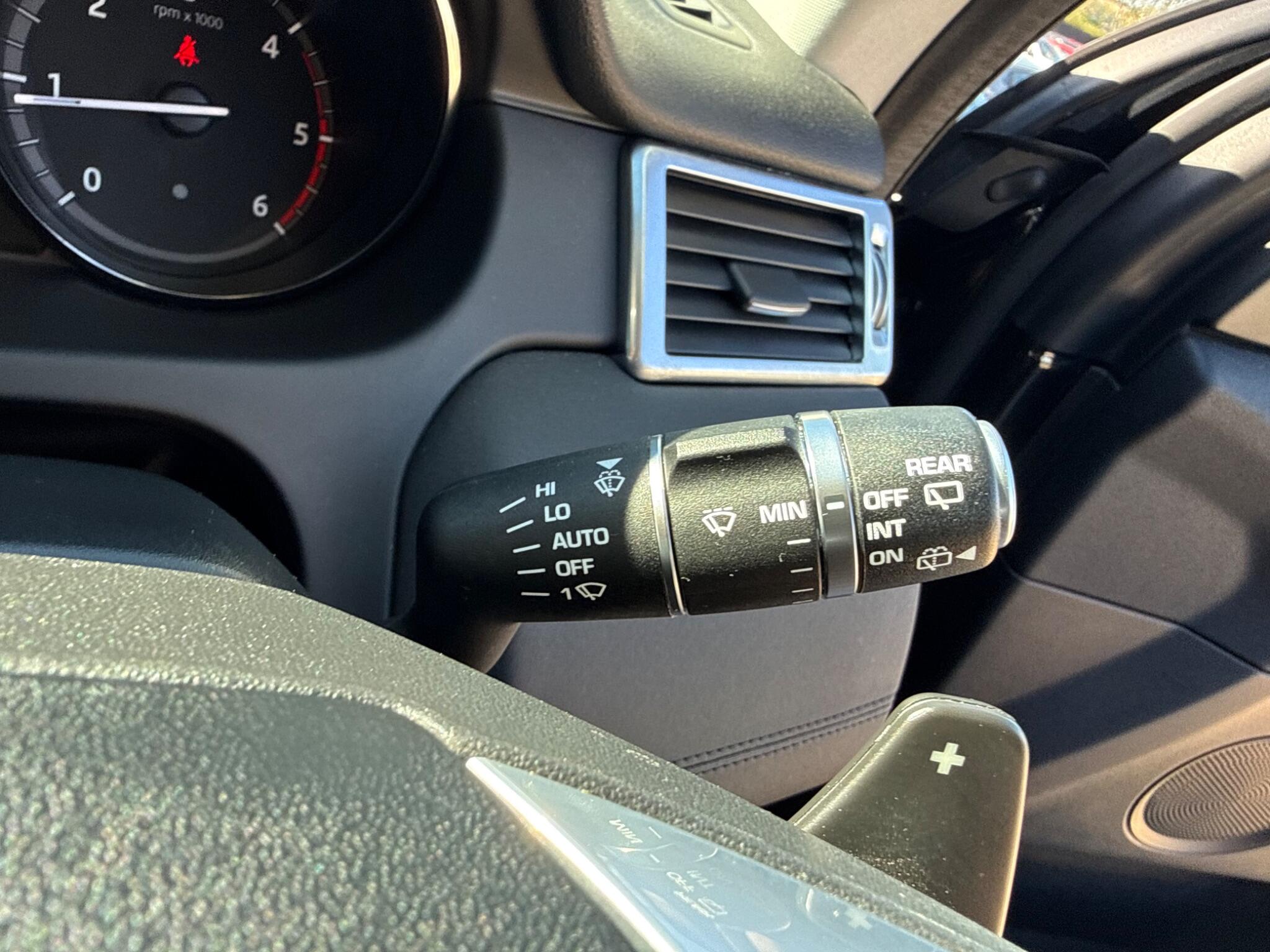 Land Rover Discovery Sport view 31