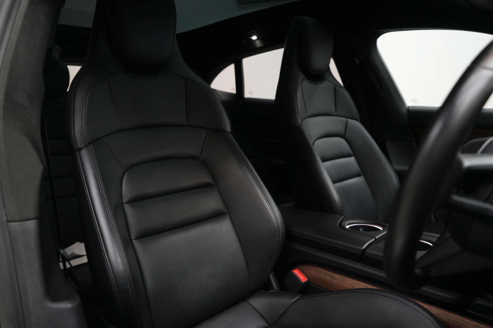 Porsche Taycan view 14