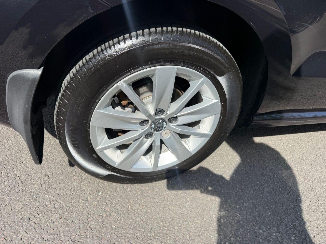 Volkswagen Polo view 26