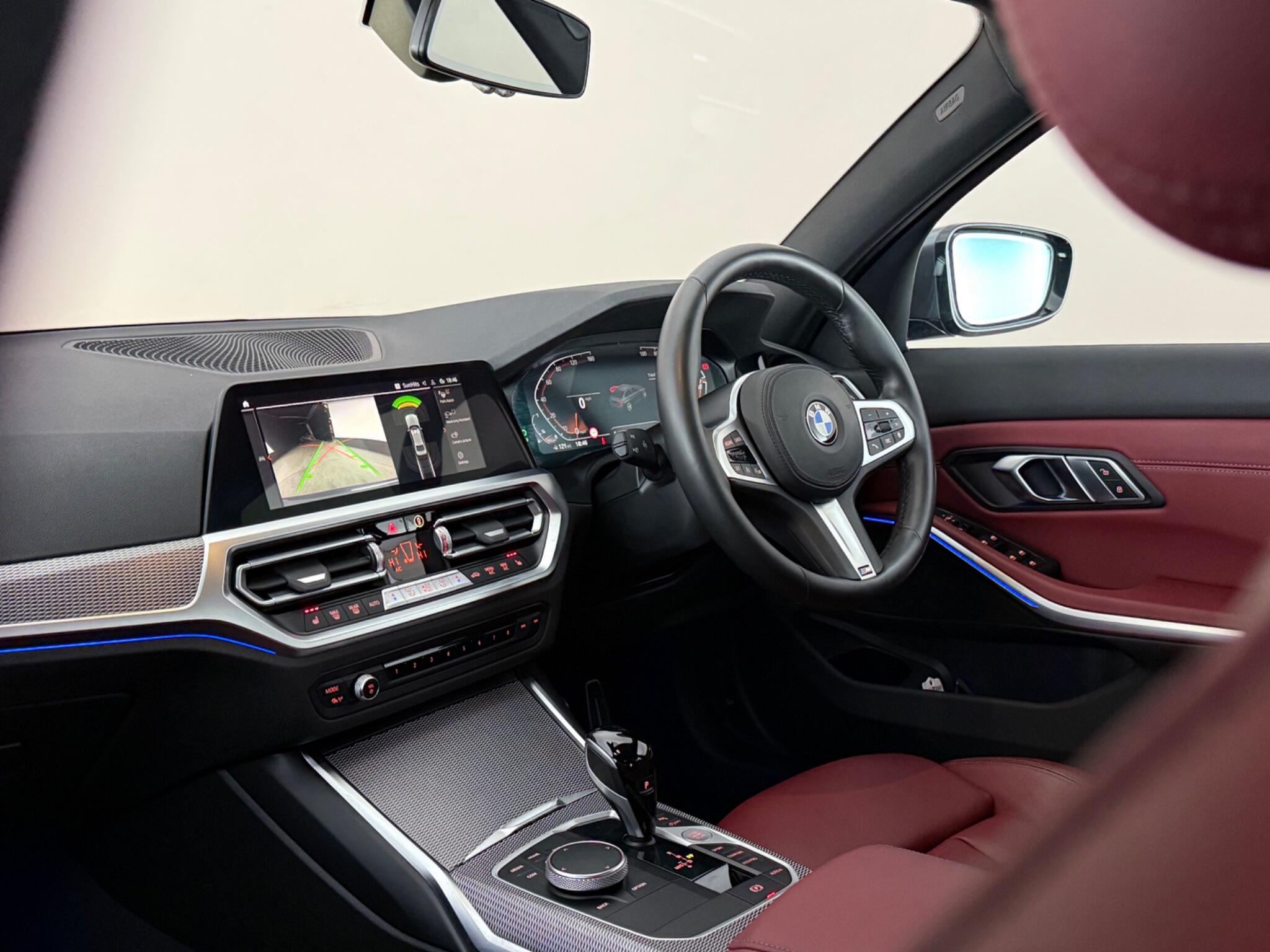 BMW 3 Series view 4