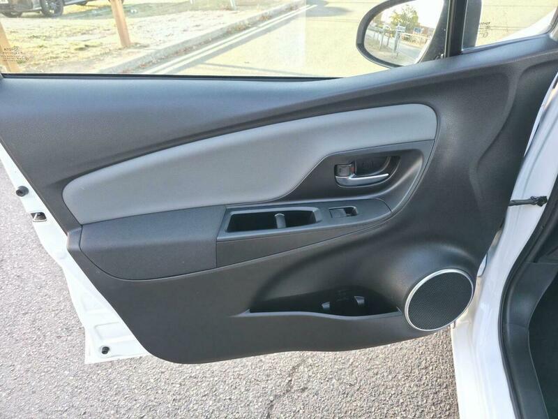 Toyota Yaris view 61