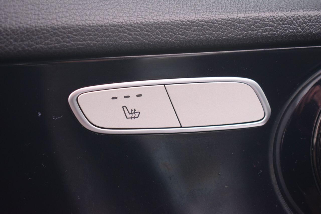 Mercedes-Benz C-Class view 17