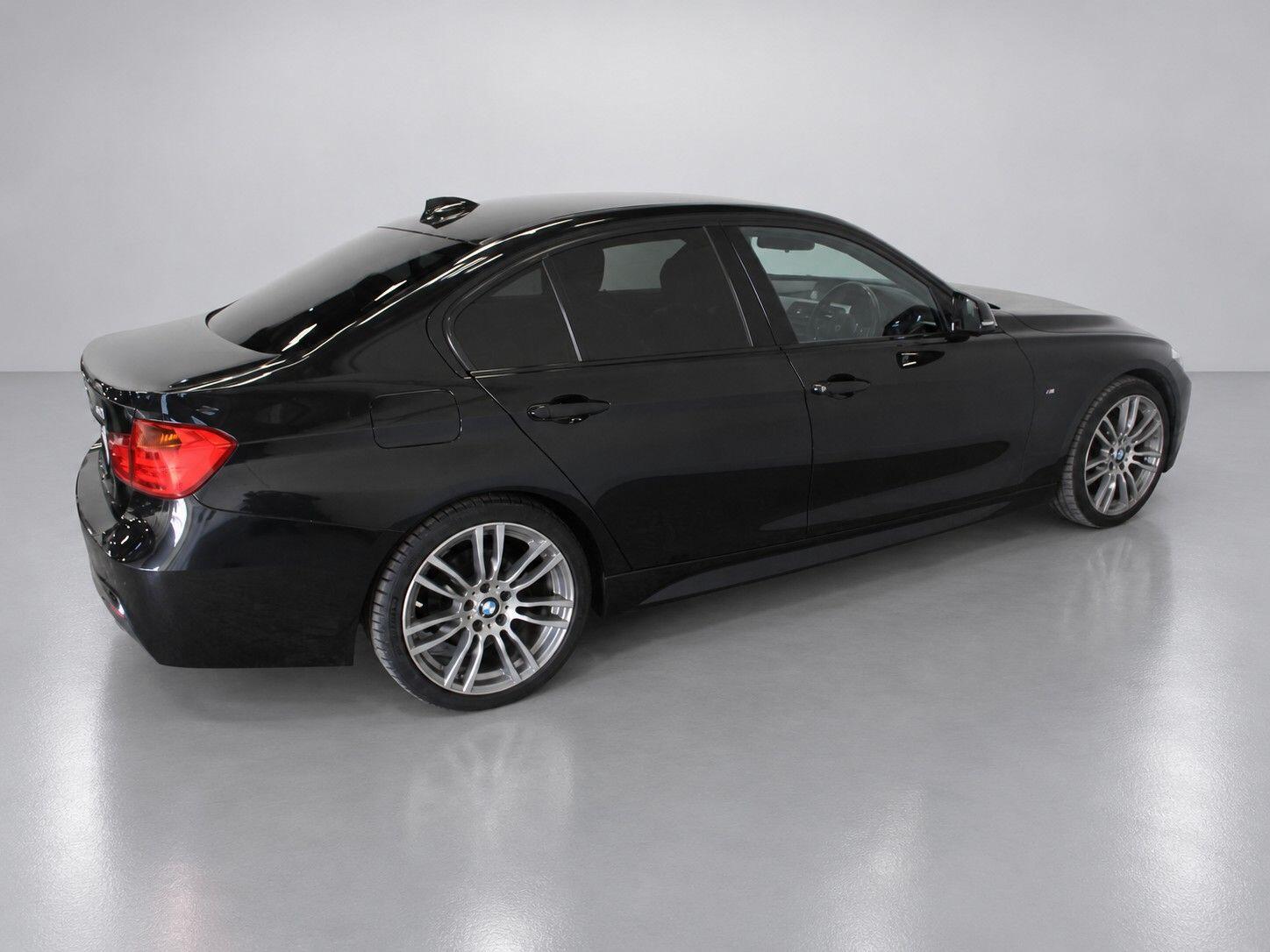 BMW 3 Series view 11