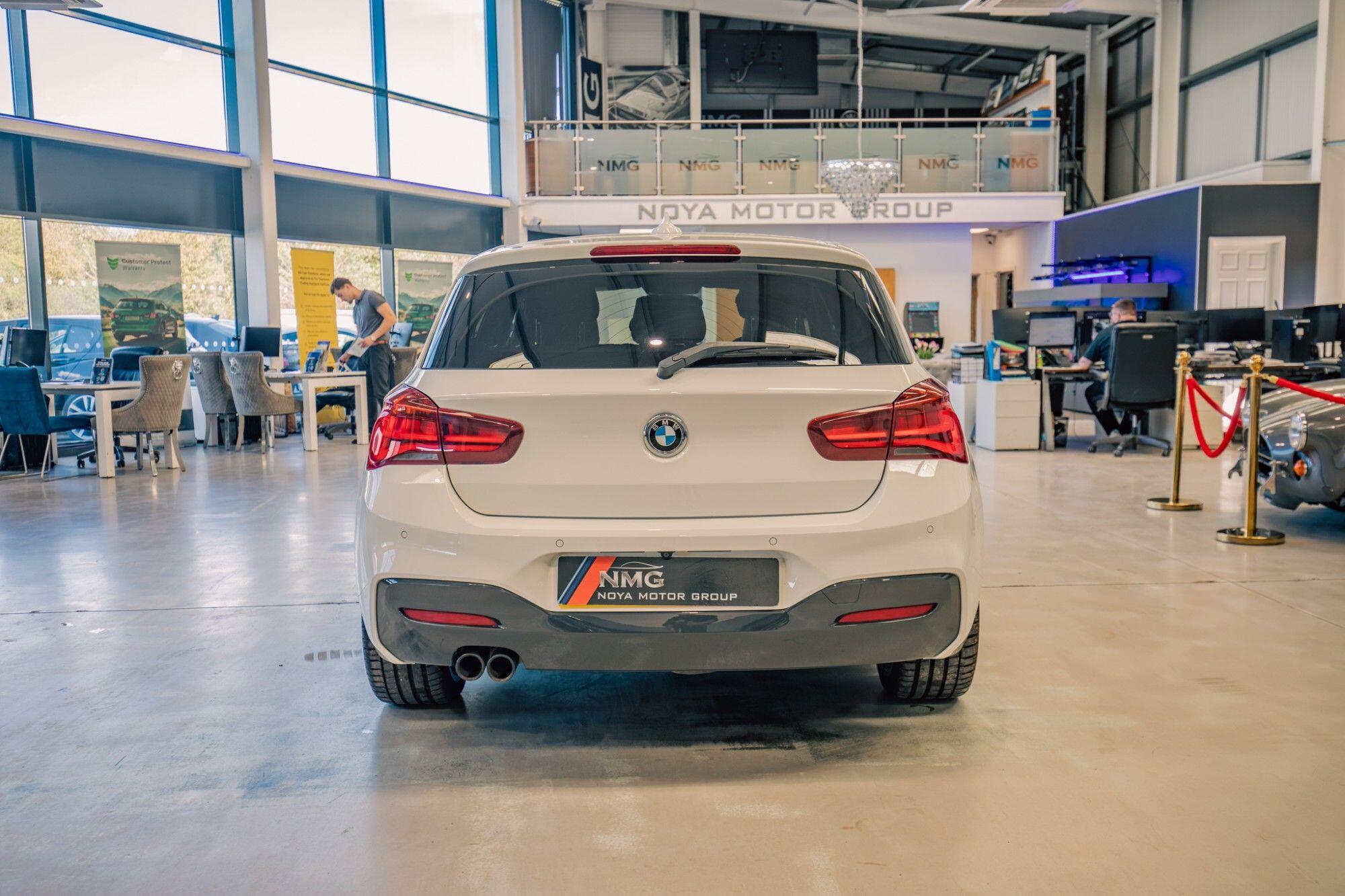 BMW 1 Series view 25
