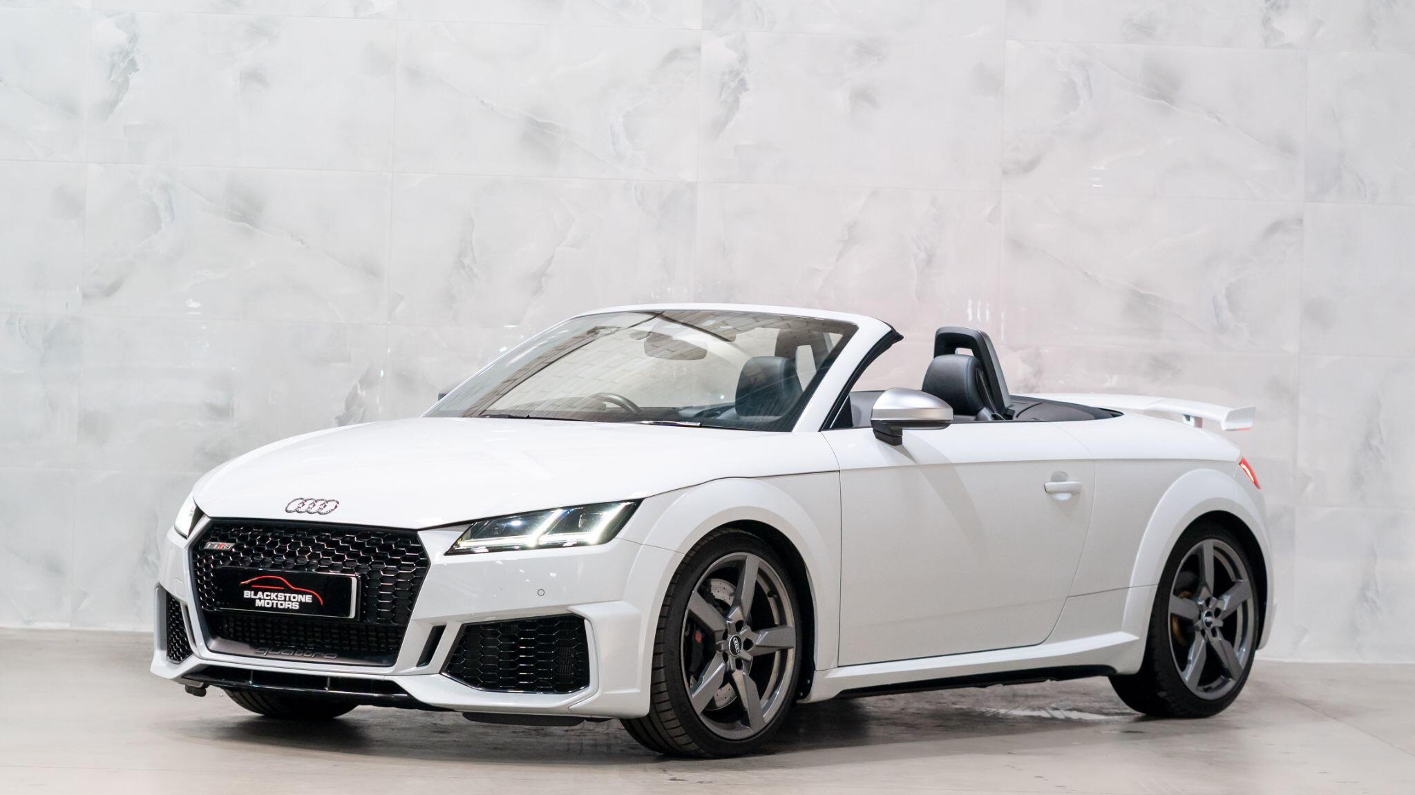 Audi TT RS view 3