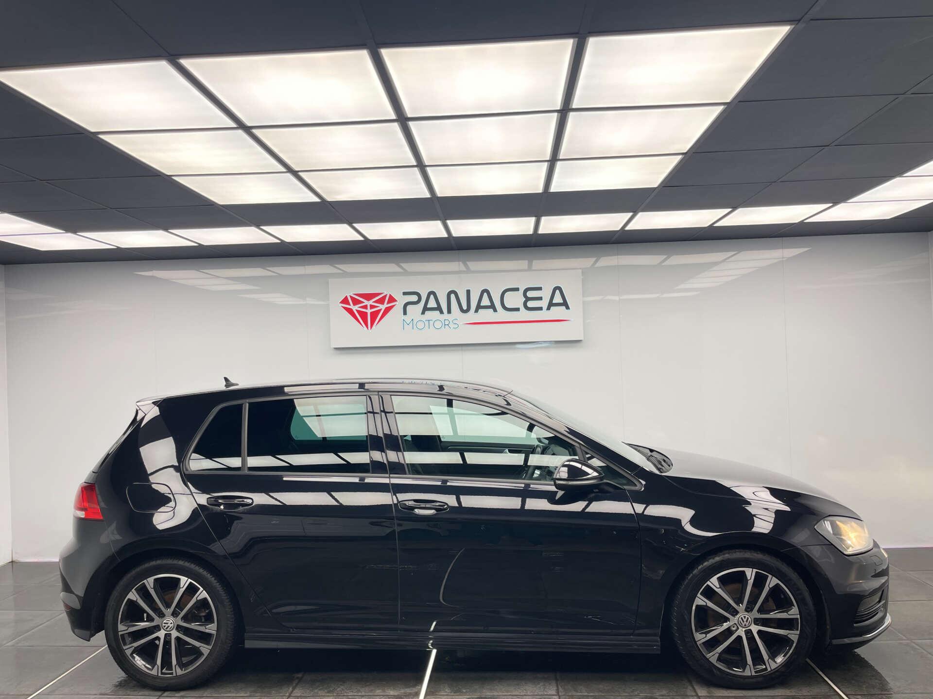 Volkswagen Golf view 2