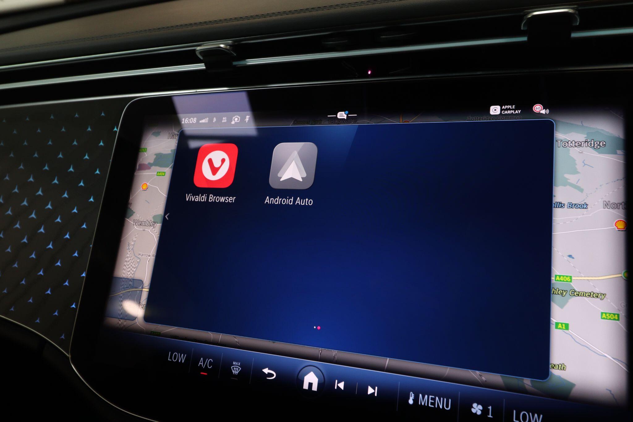 Mercedes-Benz E Class view 31