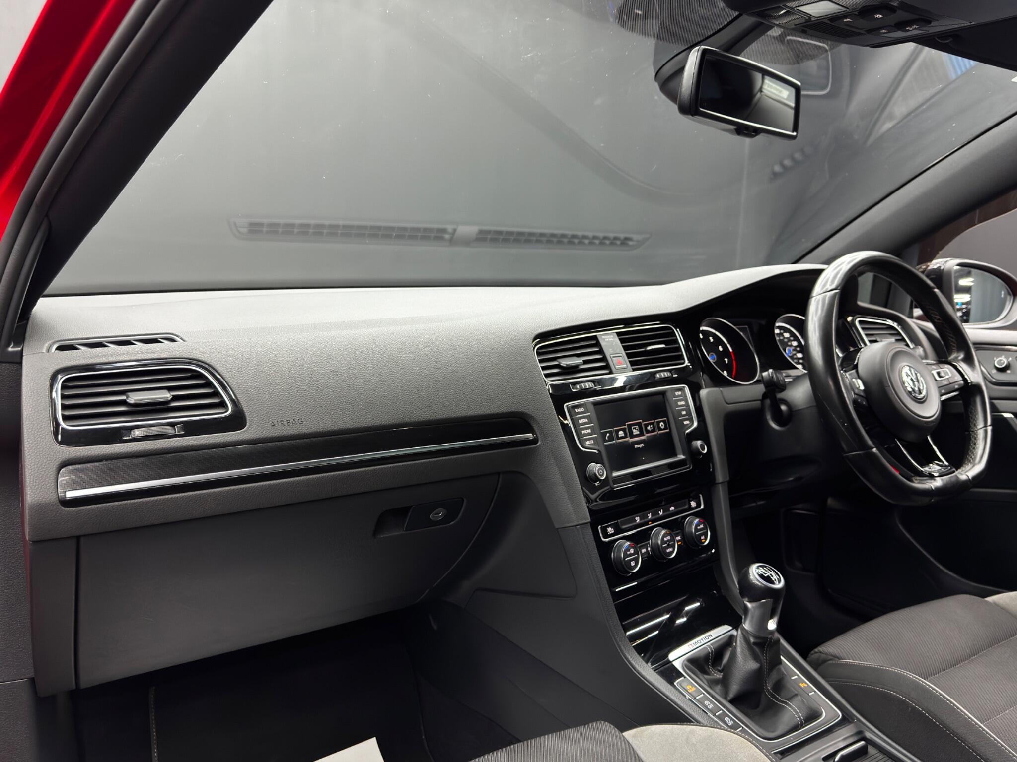 Volkswagen Golf view 11