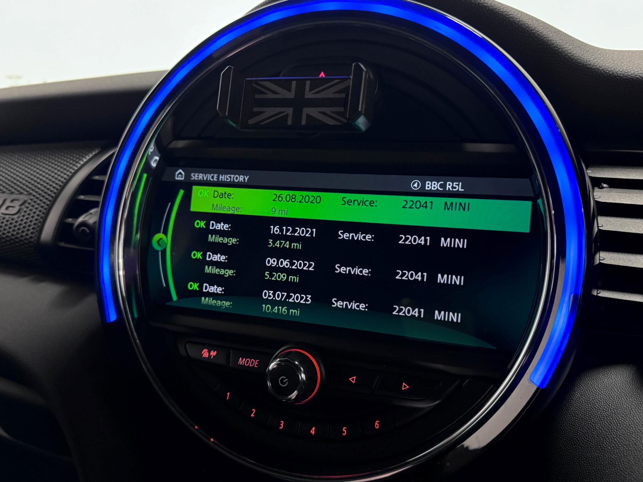 Mini Hatch view 52