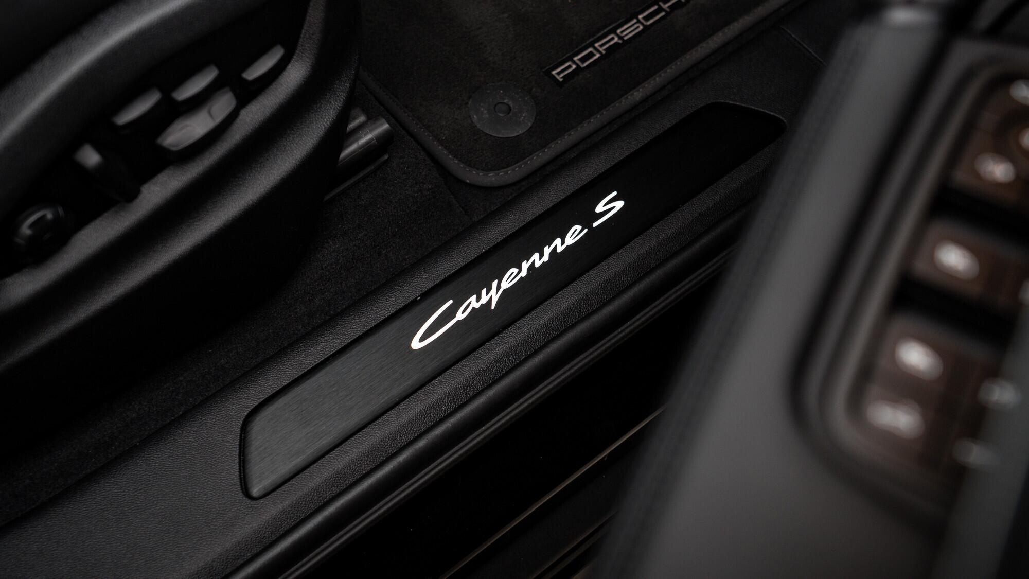 Porsche Cayenne view 47