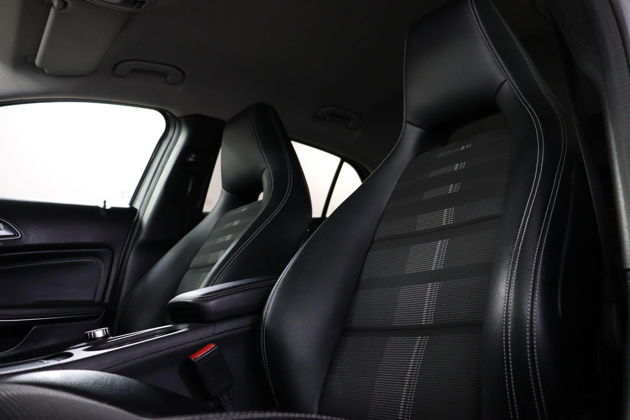 Mercedes-Benz Gla view 35