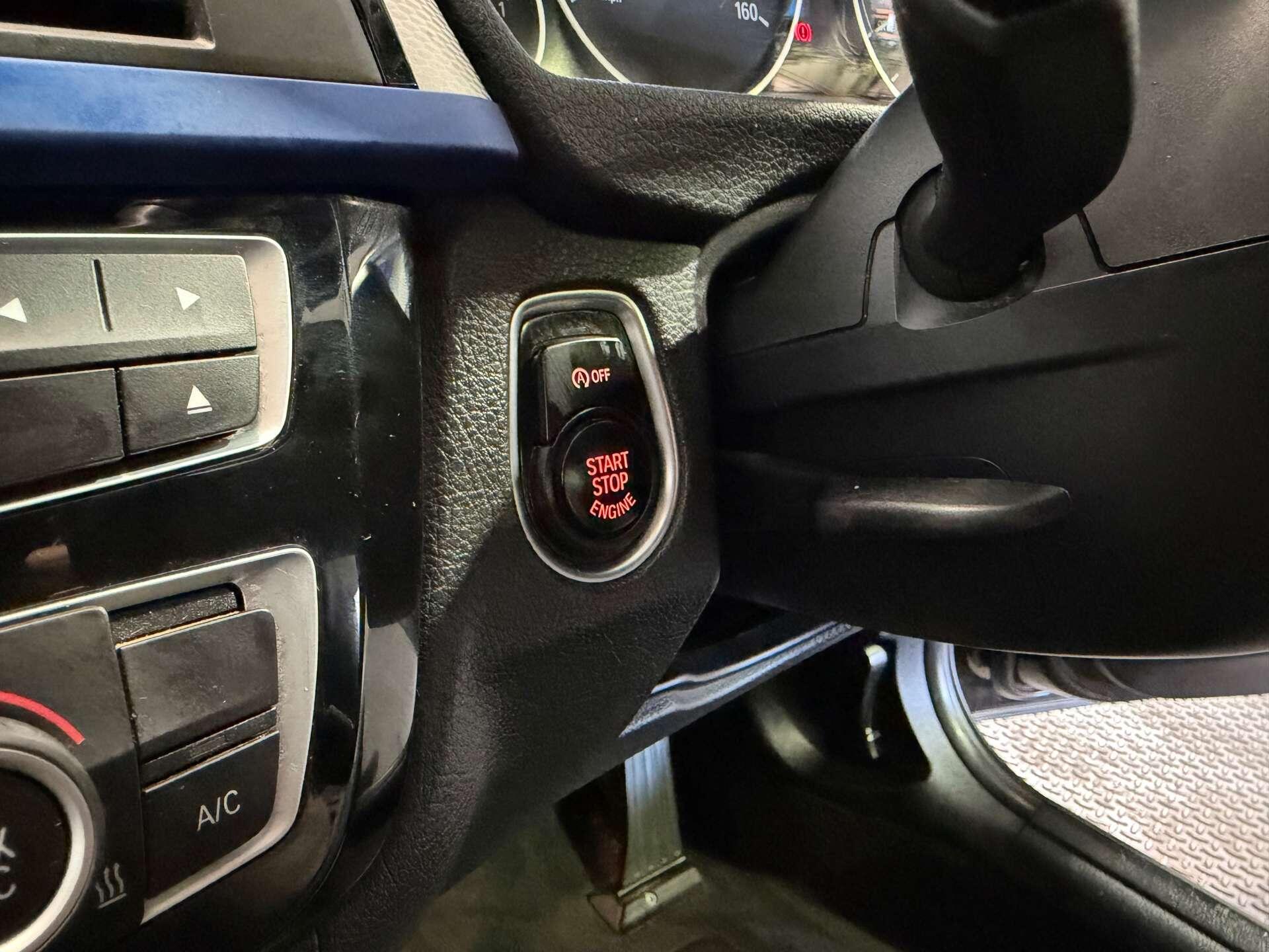 BMW 3 Series view 21