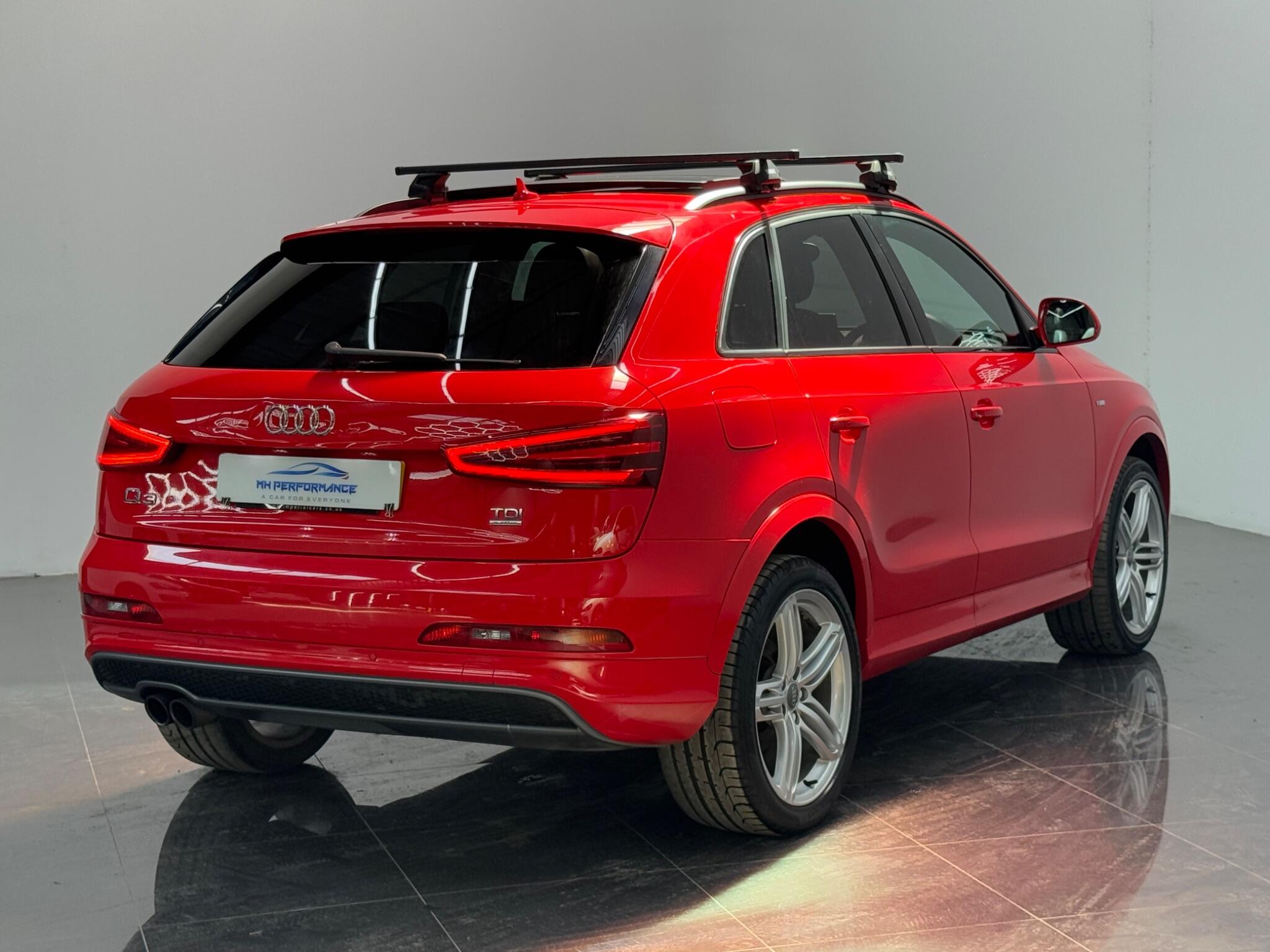 Audi Q3 view 33
