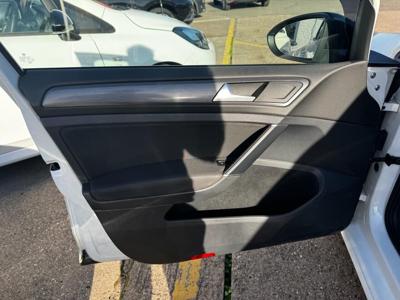 Volkswagen Golf view 39