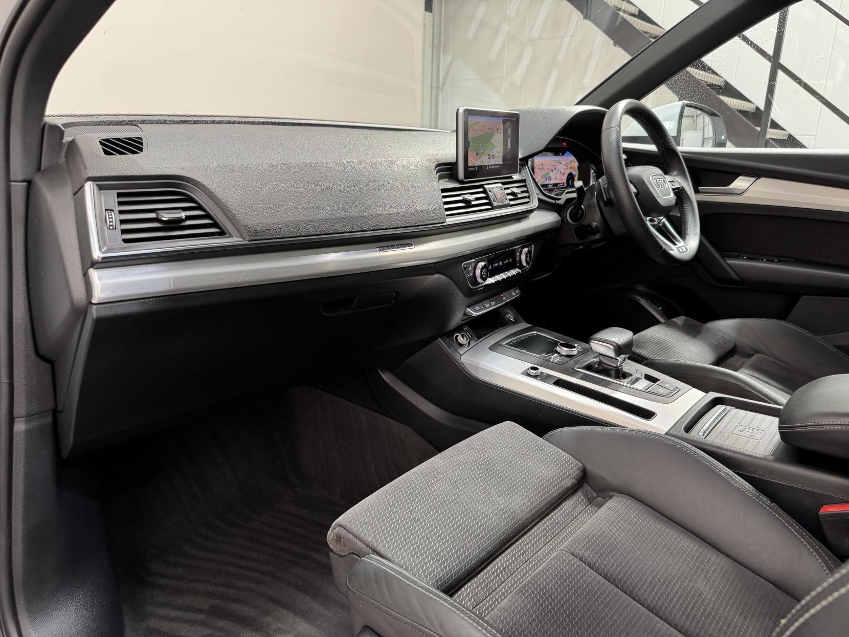 Audi Q5 view 46