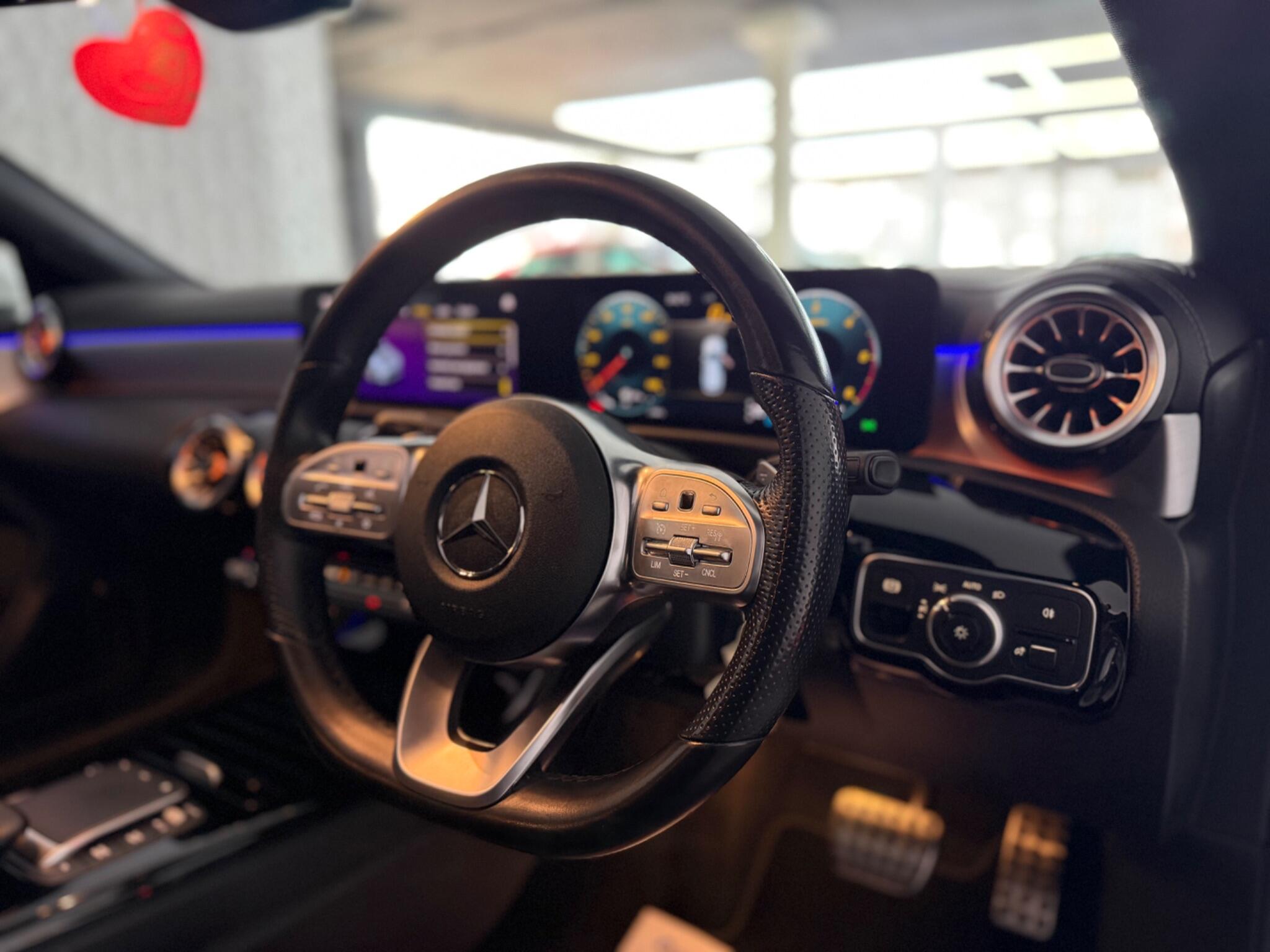 Mercedes-Benz Cla view 22