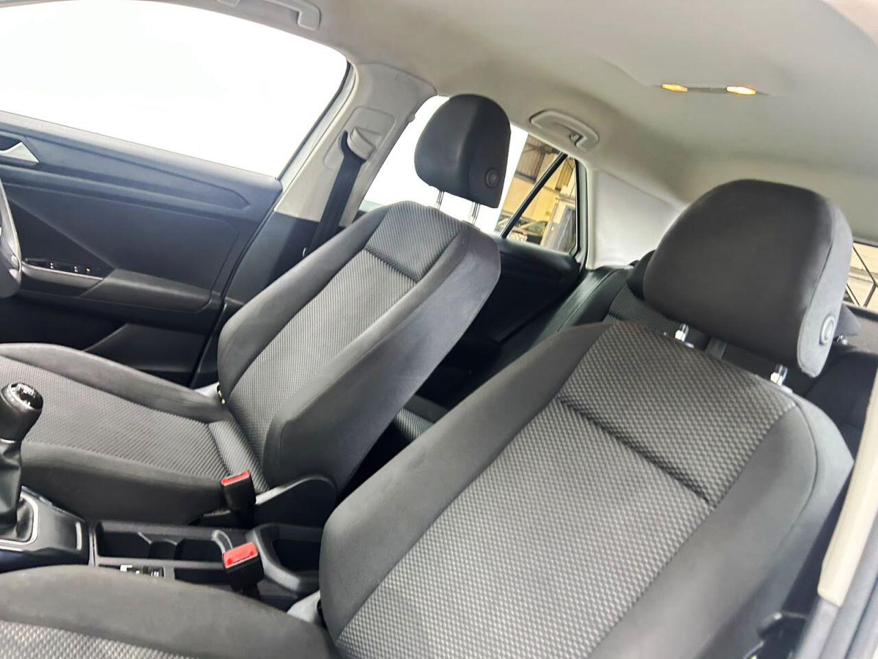 Volkswagen T-Roc view 13