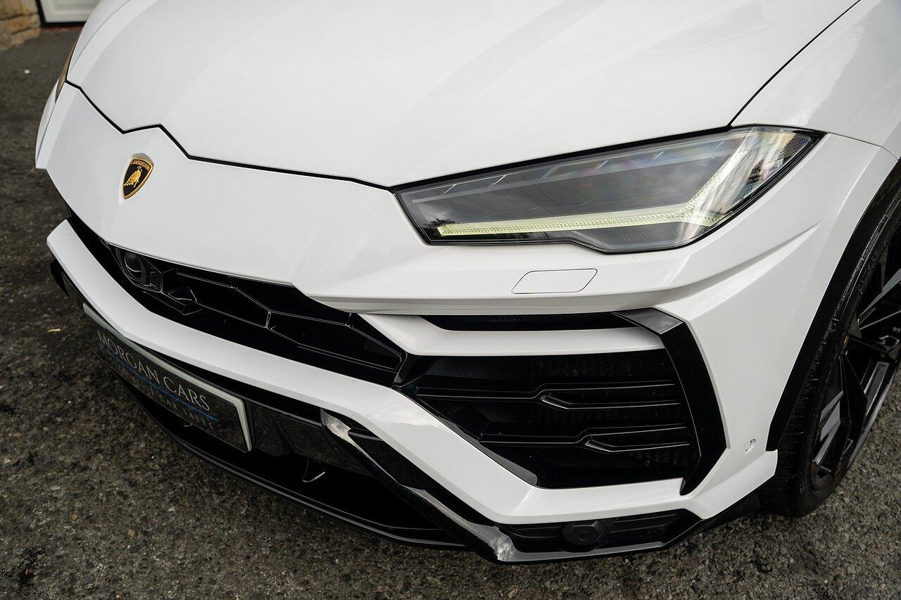 Lamborghini Urus view 44