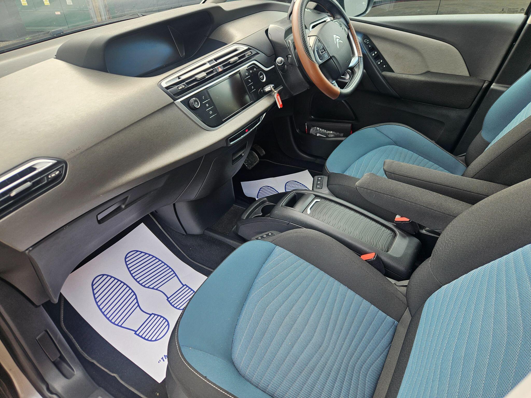 2019 Citroen Grand C4 SpaceTourer image 18