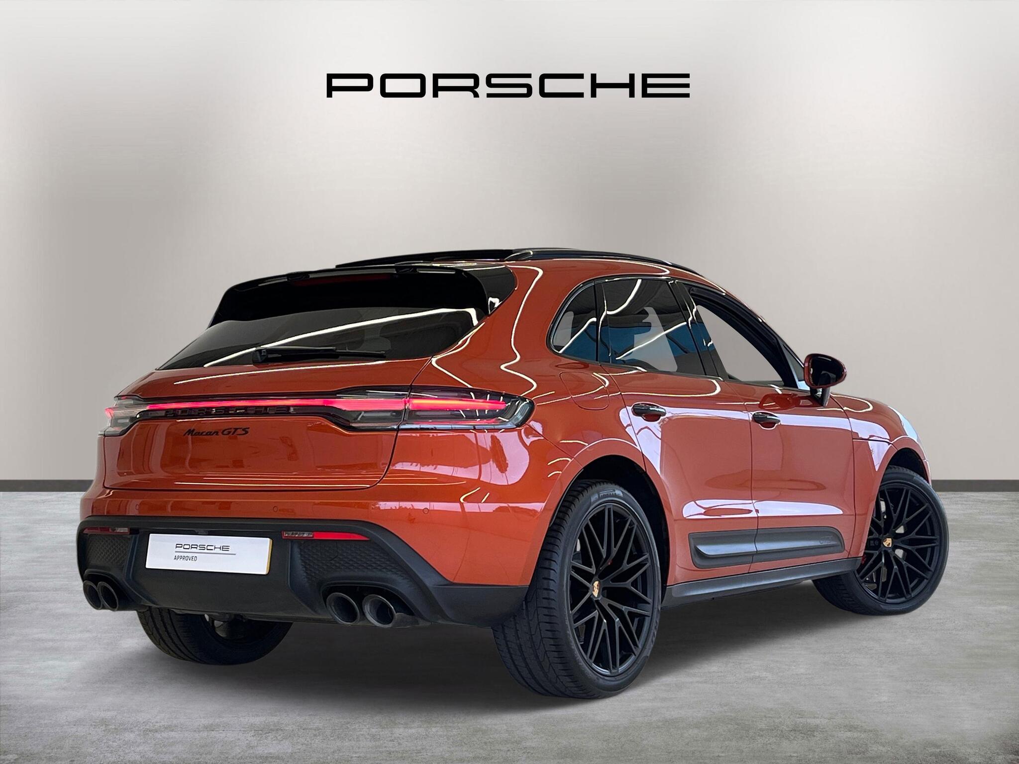 Porsche Macan view 7