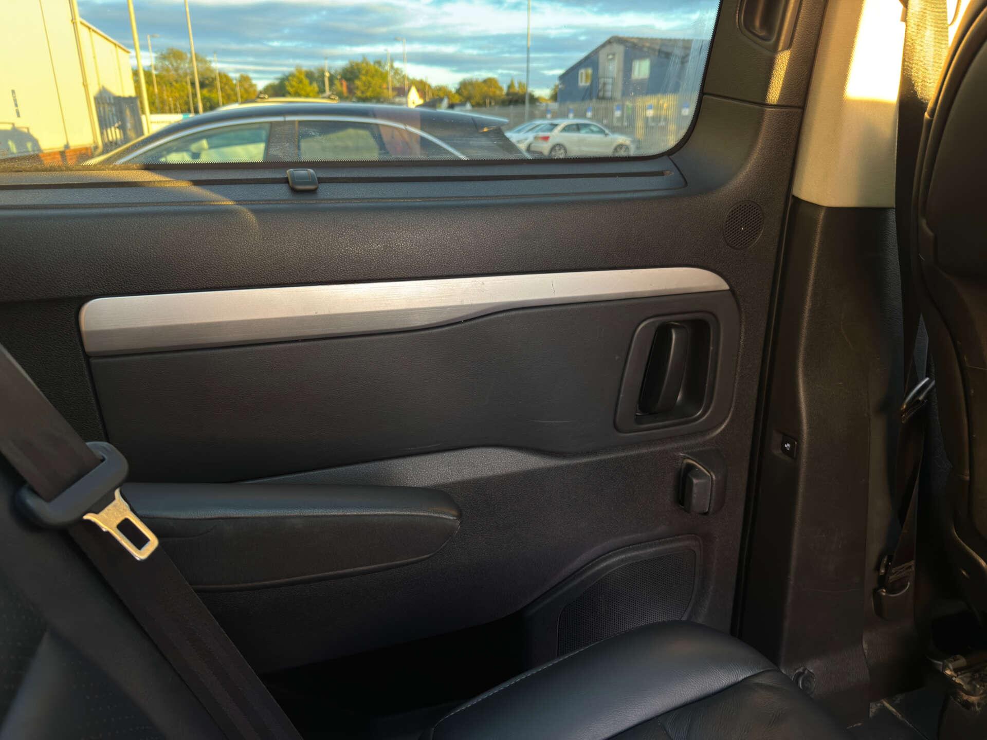 Peugeot Traveller view 24