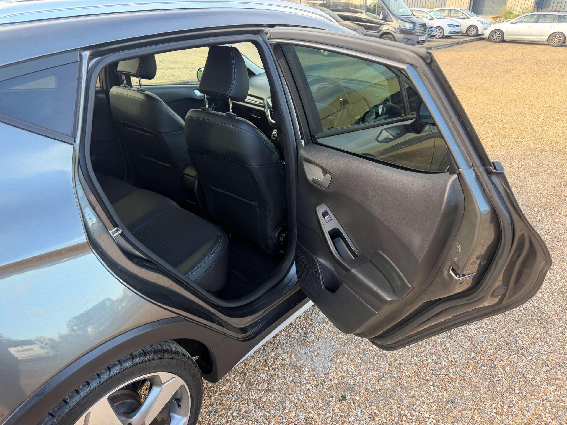 Ford Fiesta view 11