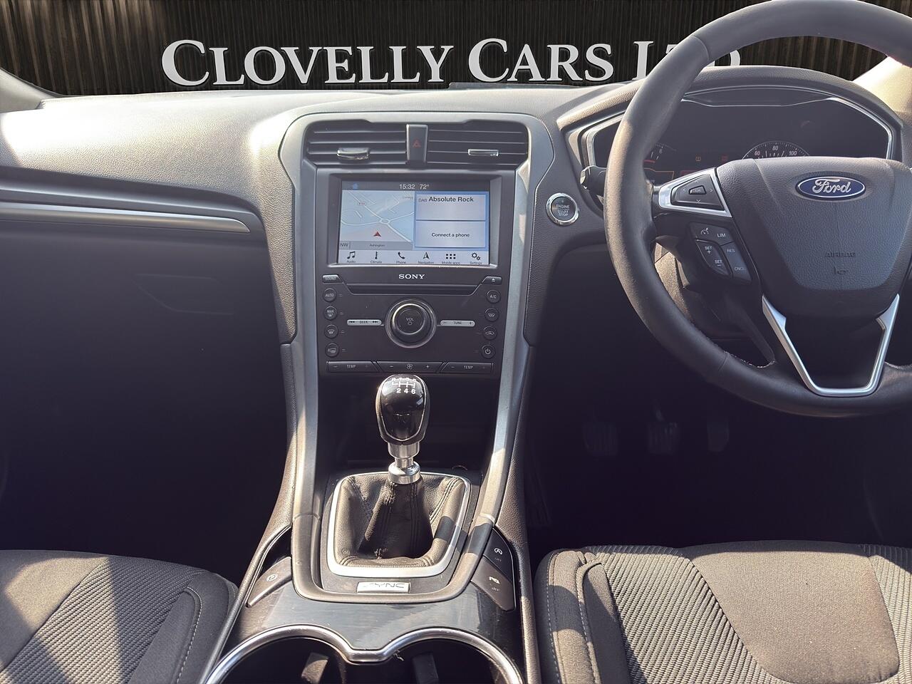 Ford Mondeo view 18