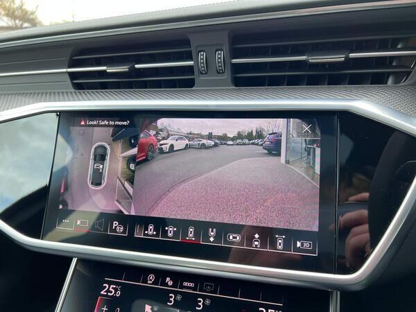 Audi RS6 Avant view 39