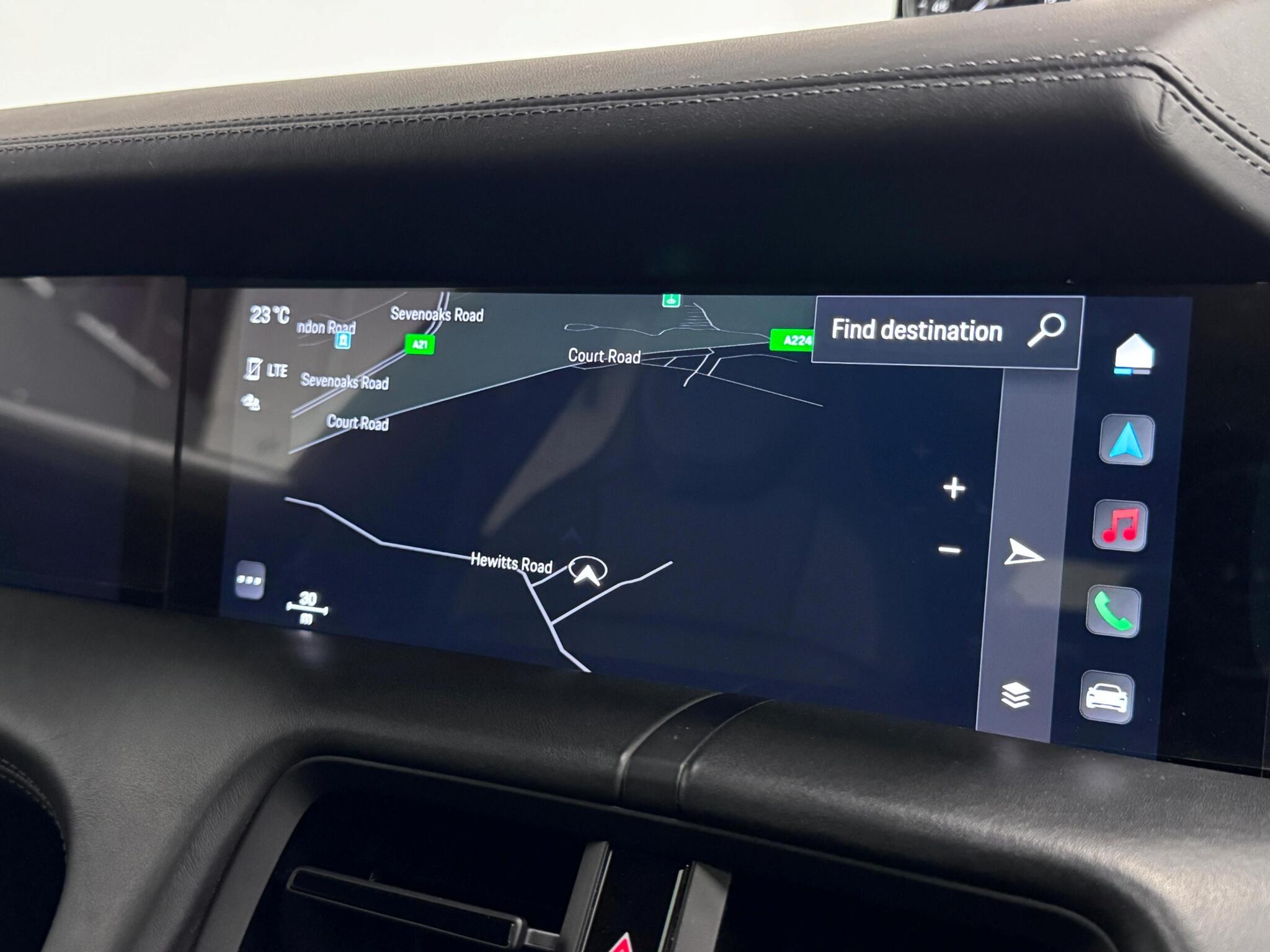 Porsche Taycan view 14