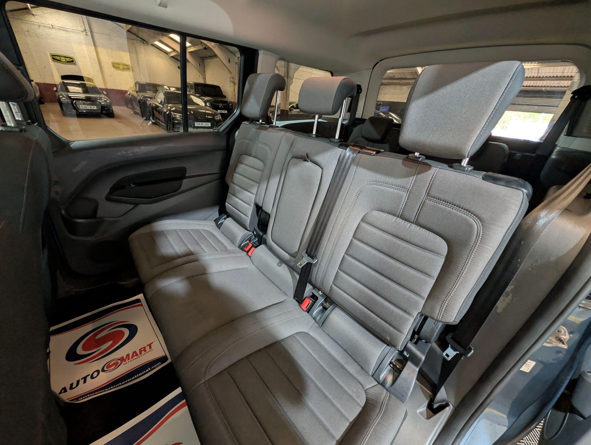 Ford Grand Tourneo Connect view 34