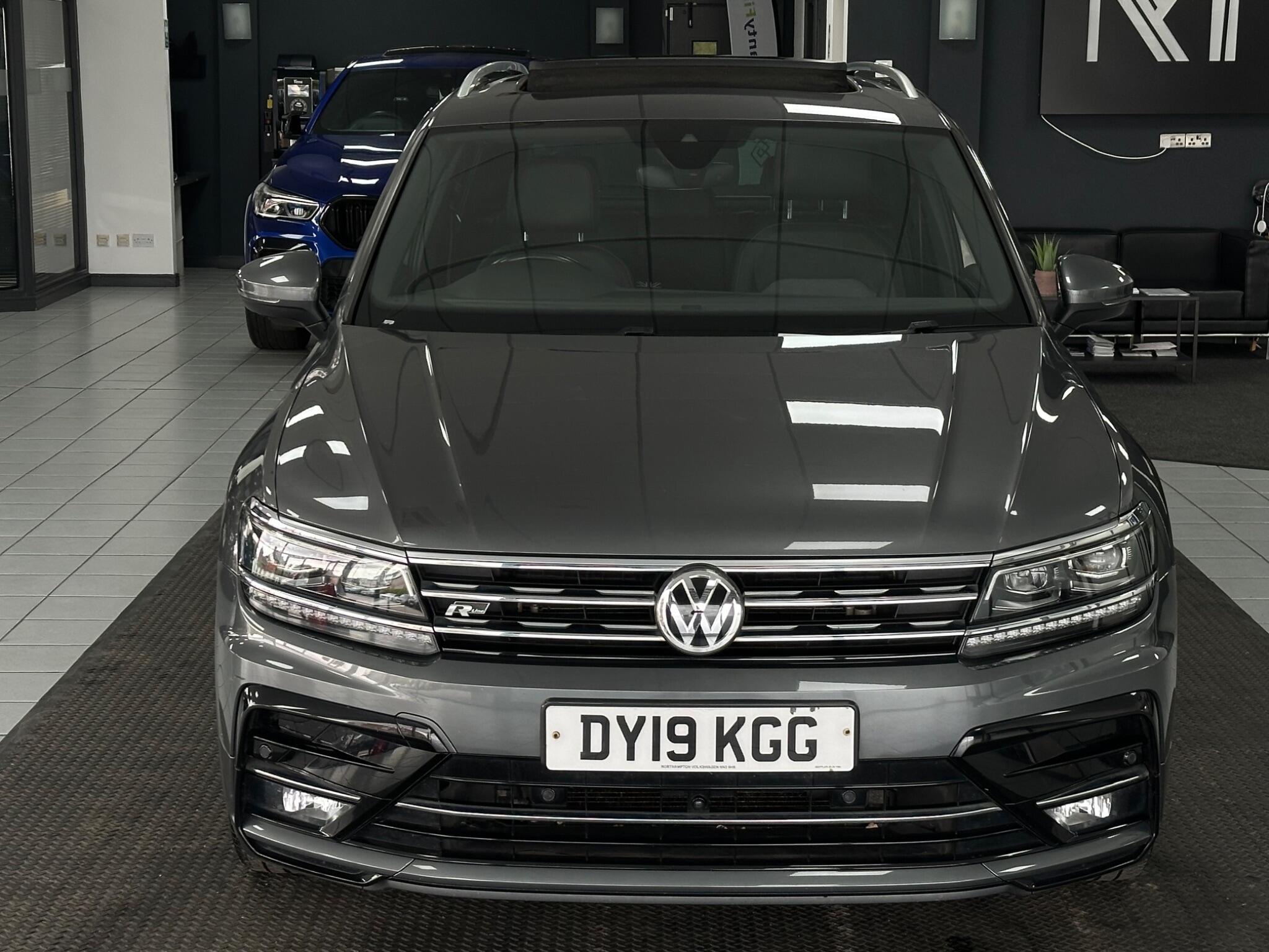 Volkswagen Tiguan view 5