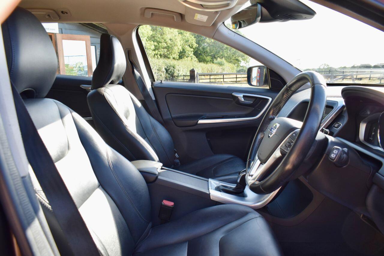 Volvo XC60 view 30