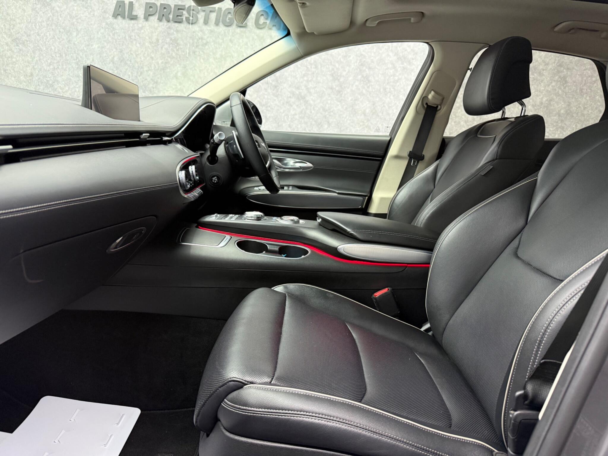 Genesis GV70 view 9