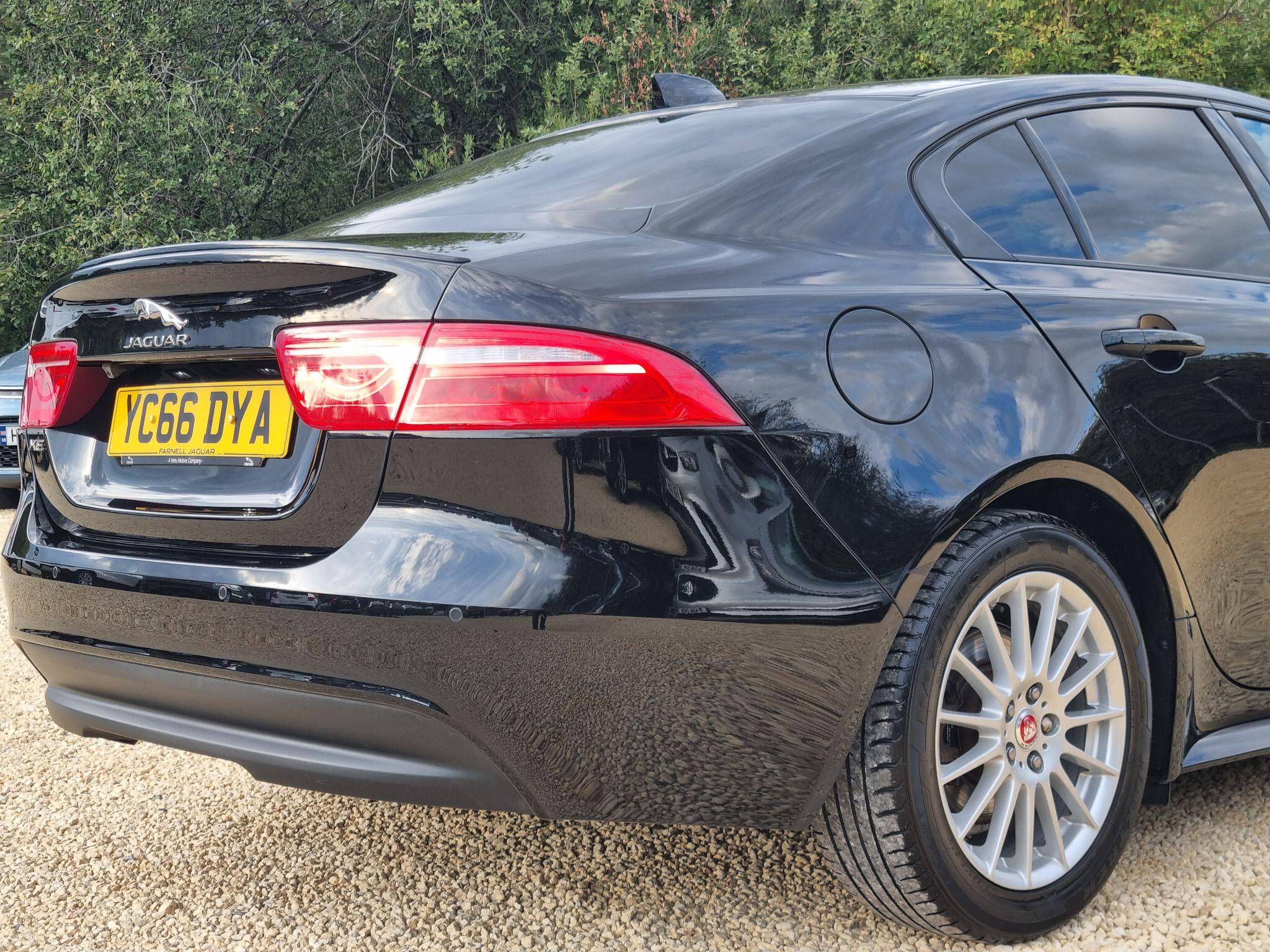 Jaguar Xe view 9
