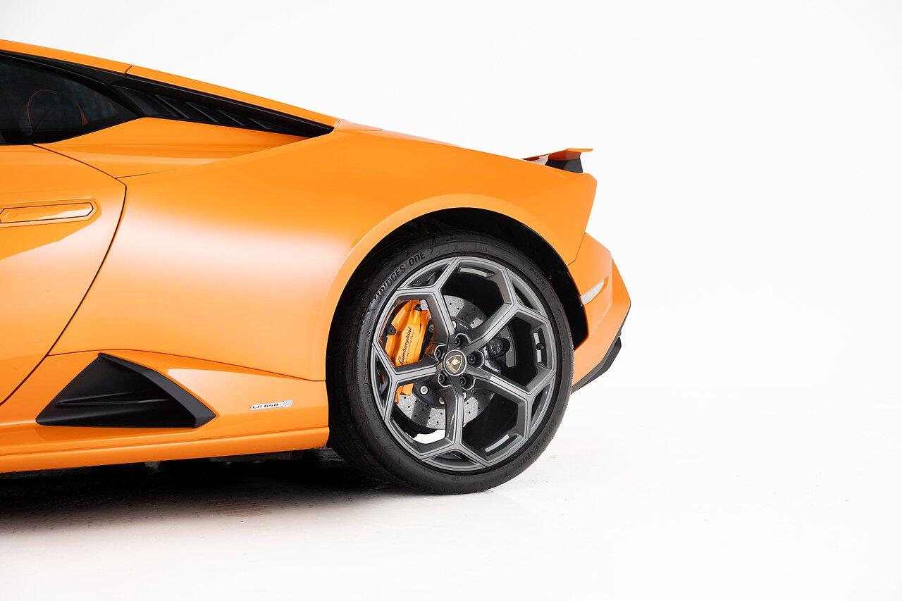 Lamborghini Huracan view 30