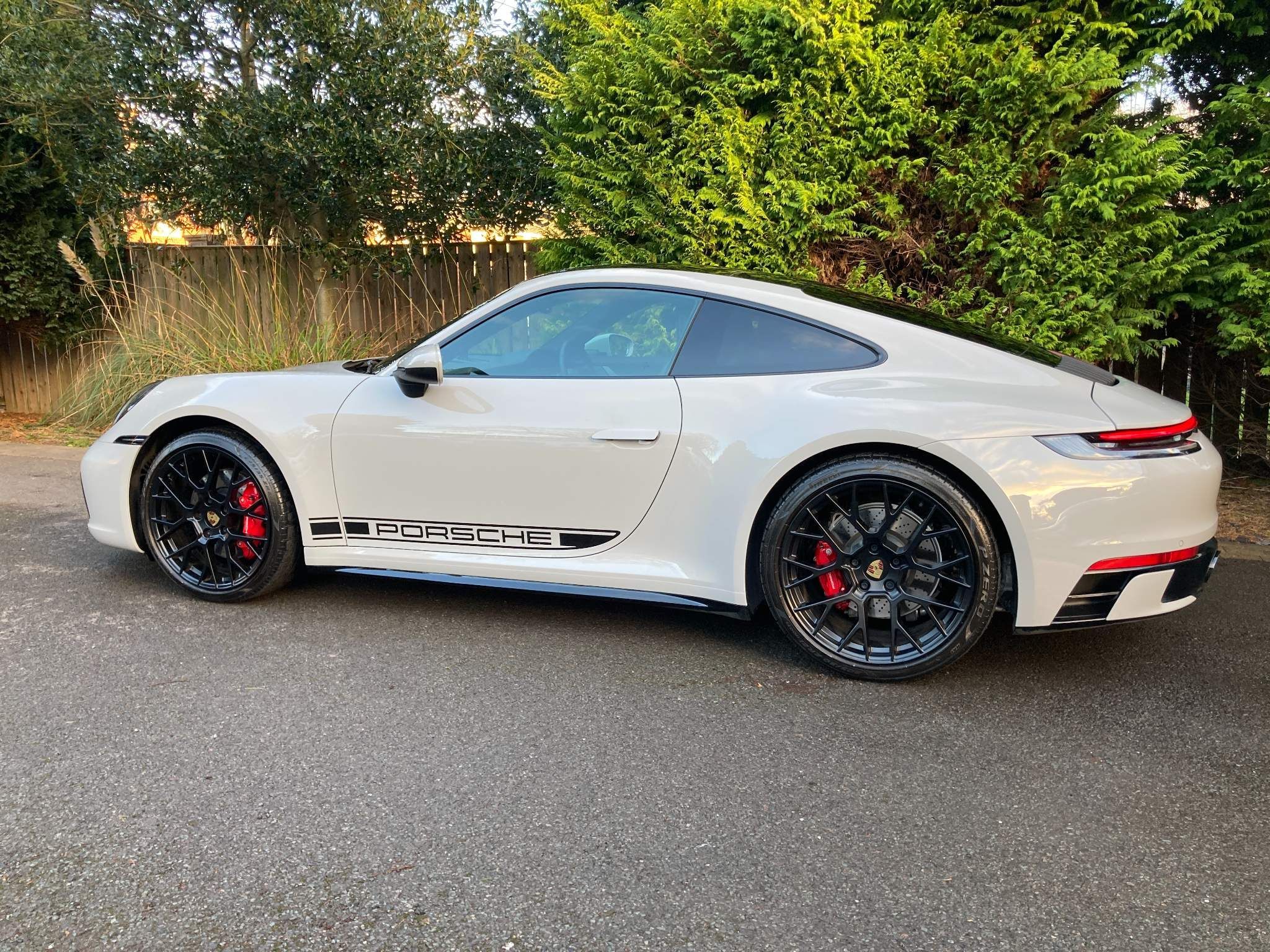 Porsche 911 view 11