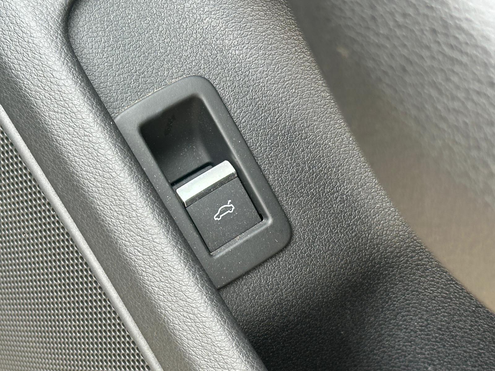 Audi A4 Avant view 20