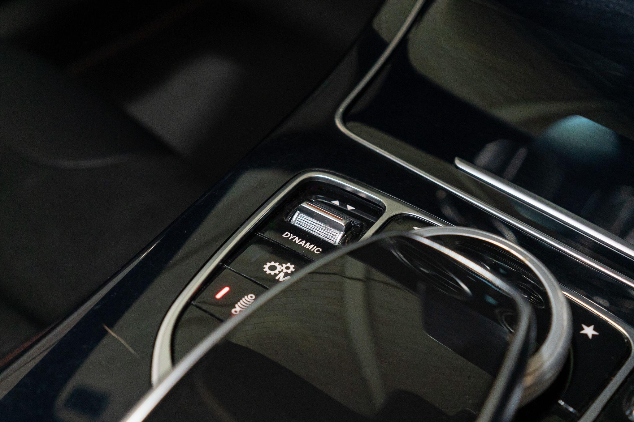 Mercedes-Benz GLC view 23