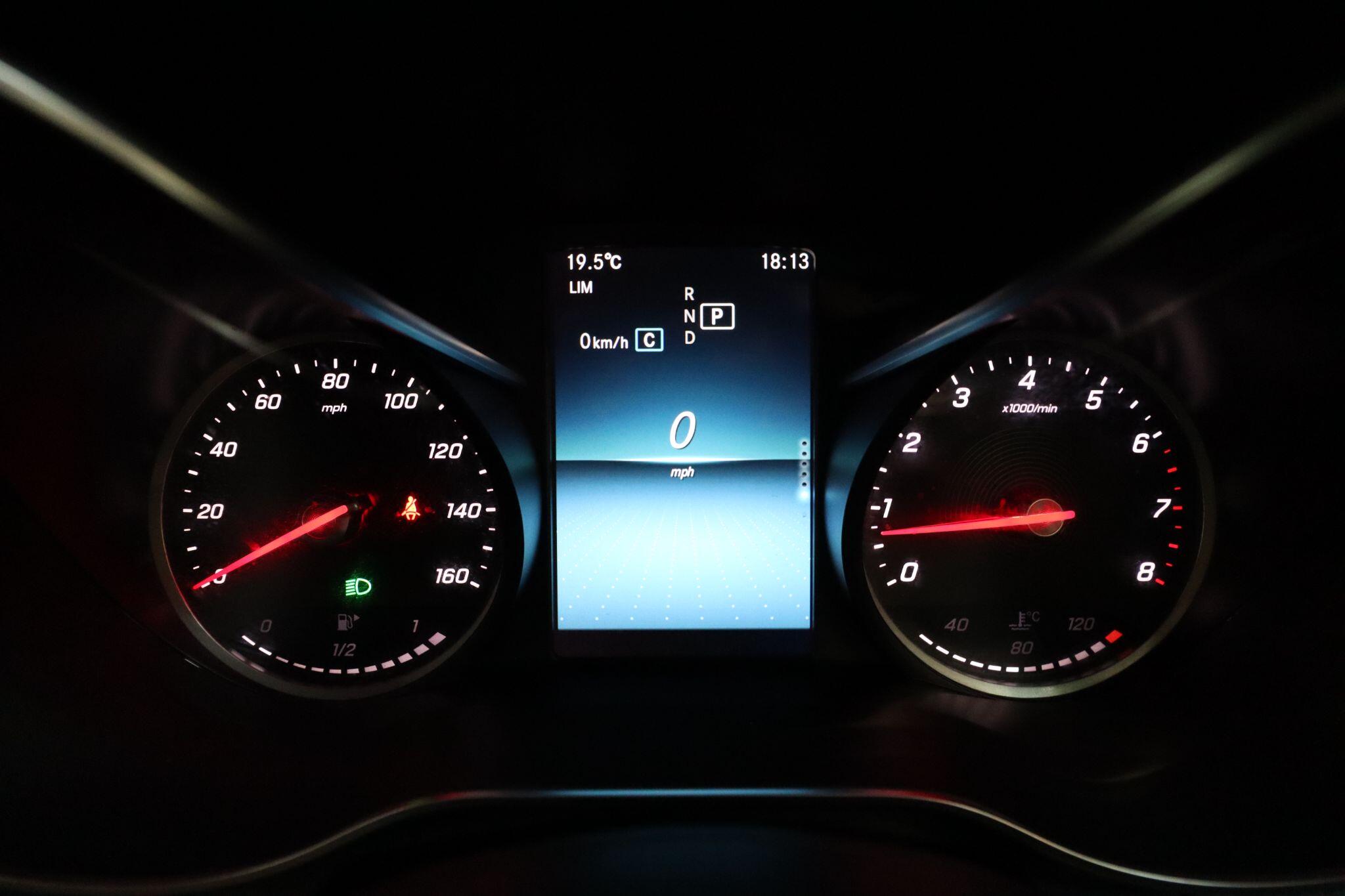 Mercedes-Benz C Class view 34