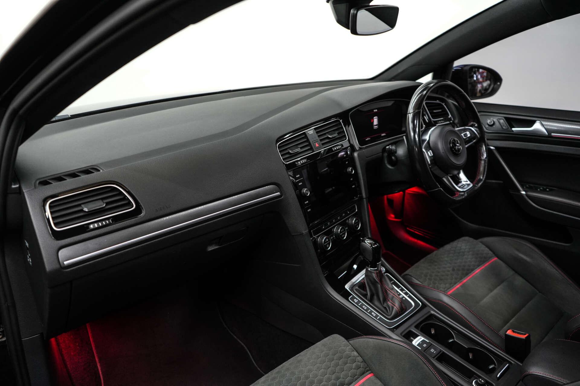 Volkswagen Golf view 12