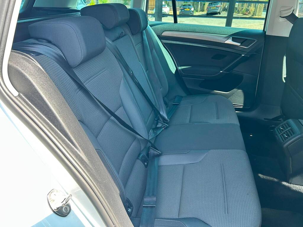Volkswagen Golf view 13