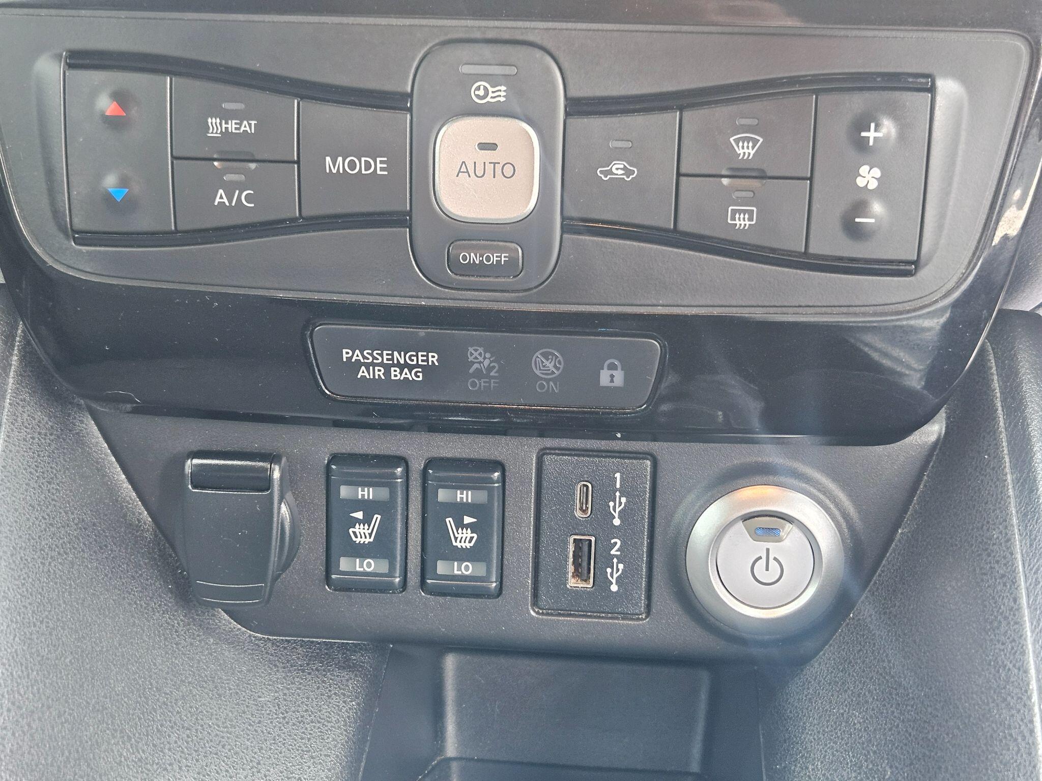 2022 Nissan Leaf image 34