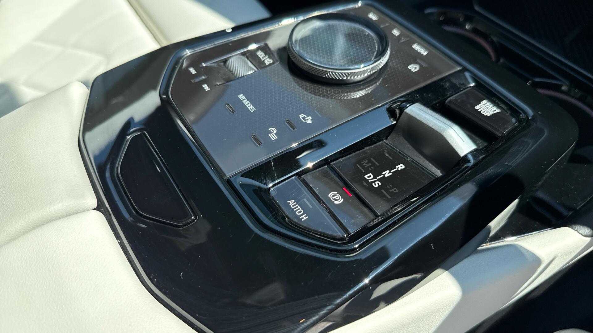 BMW 5 Series view 19