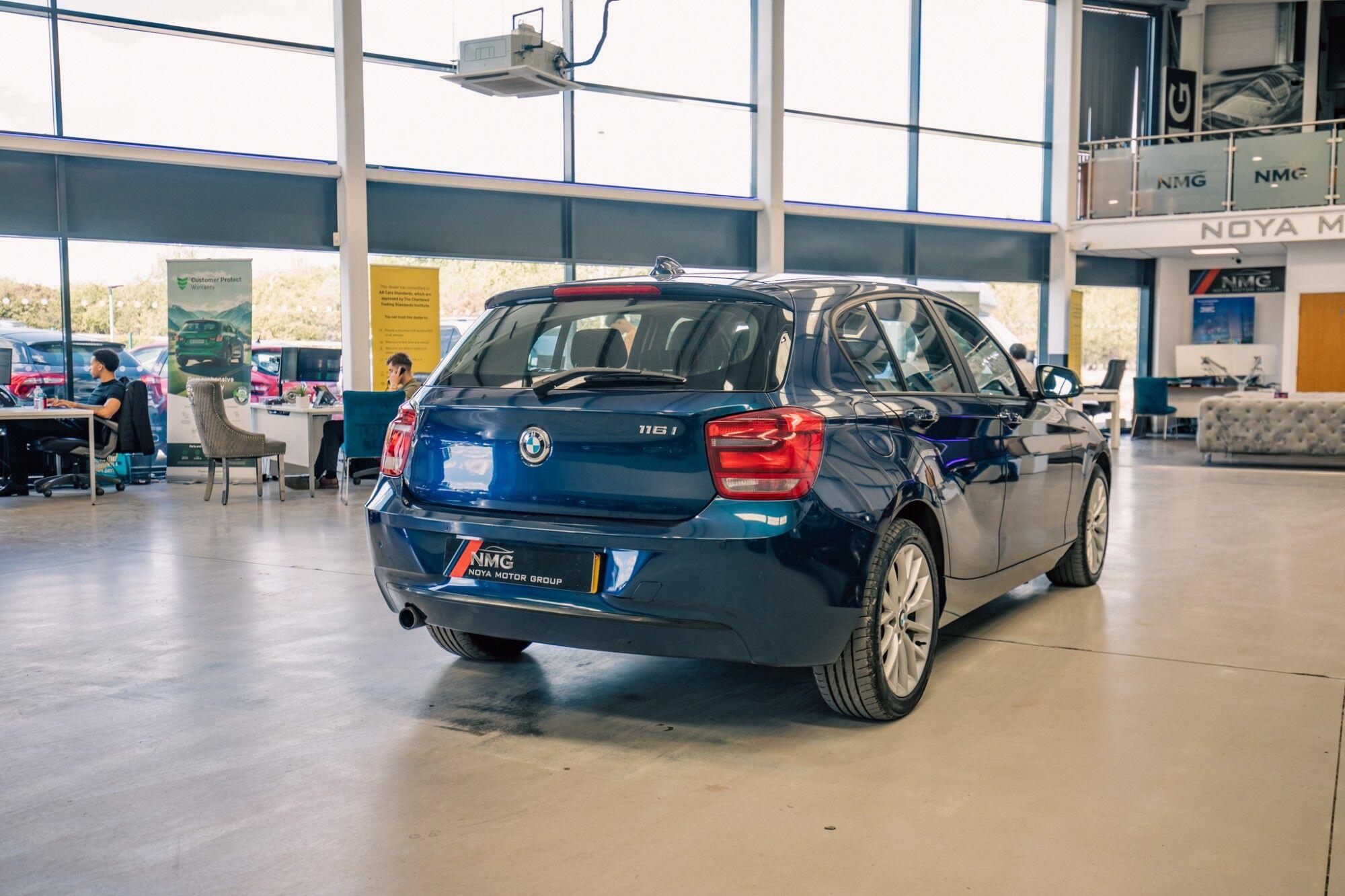 BMW 1 Series view 28