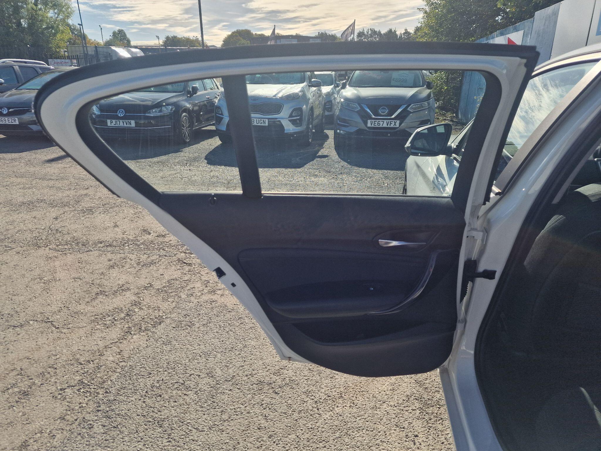 BMW 1 Series view 37