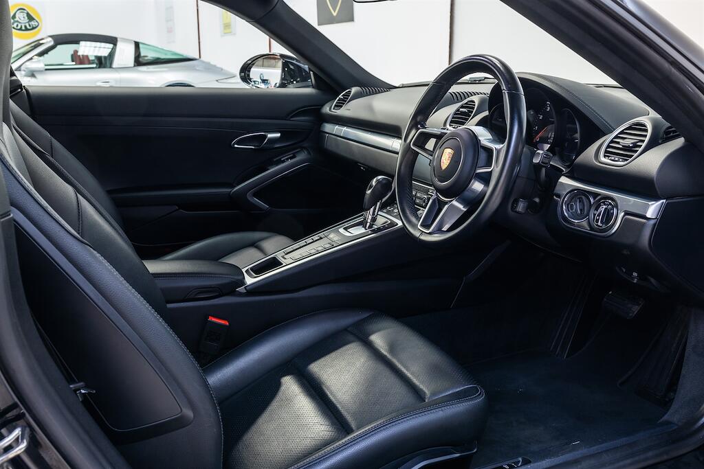 Porsche Cayman view 7