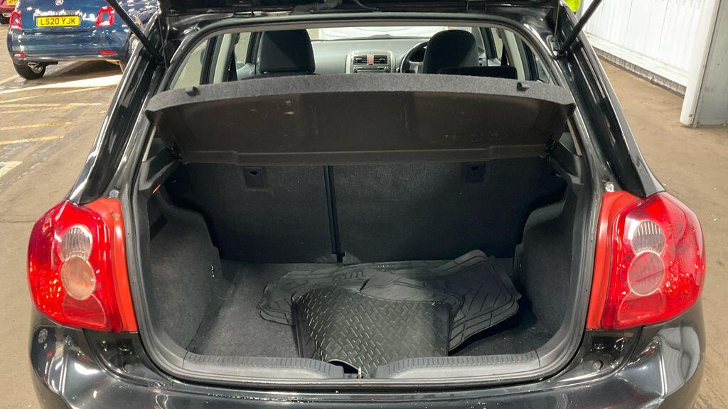 Toyota Auris view 7