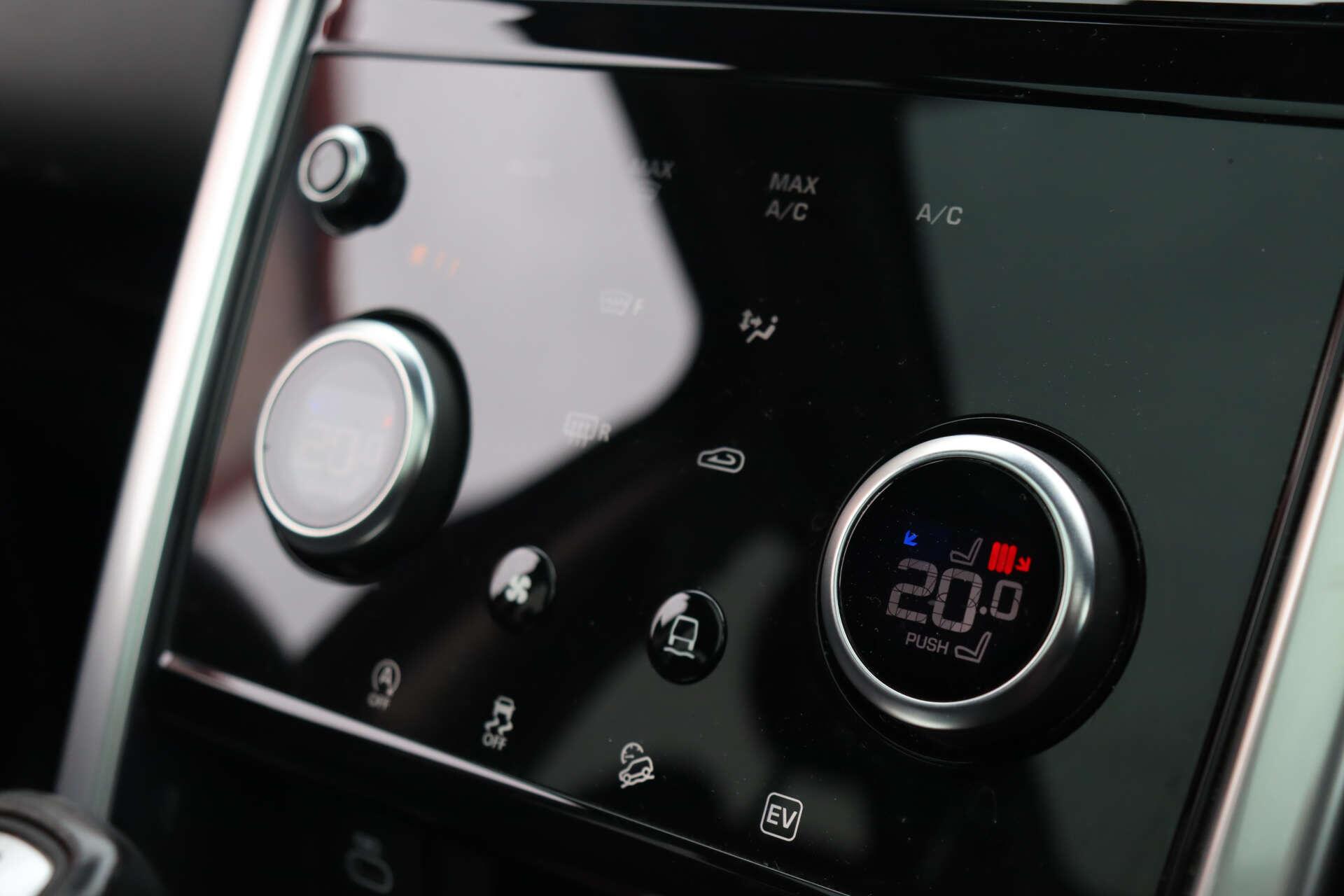 Land Rover Discovery Sport view 27