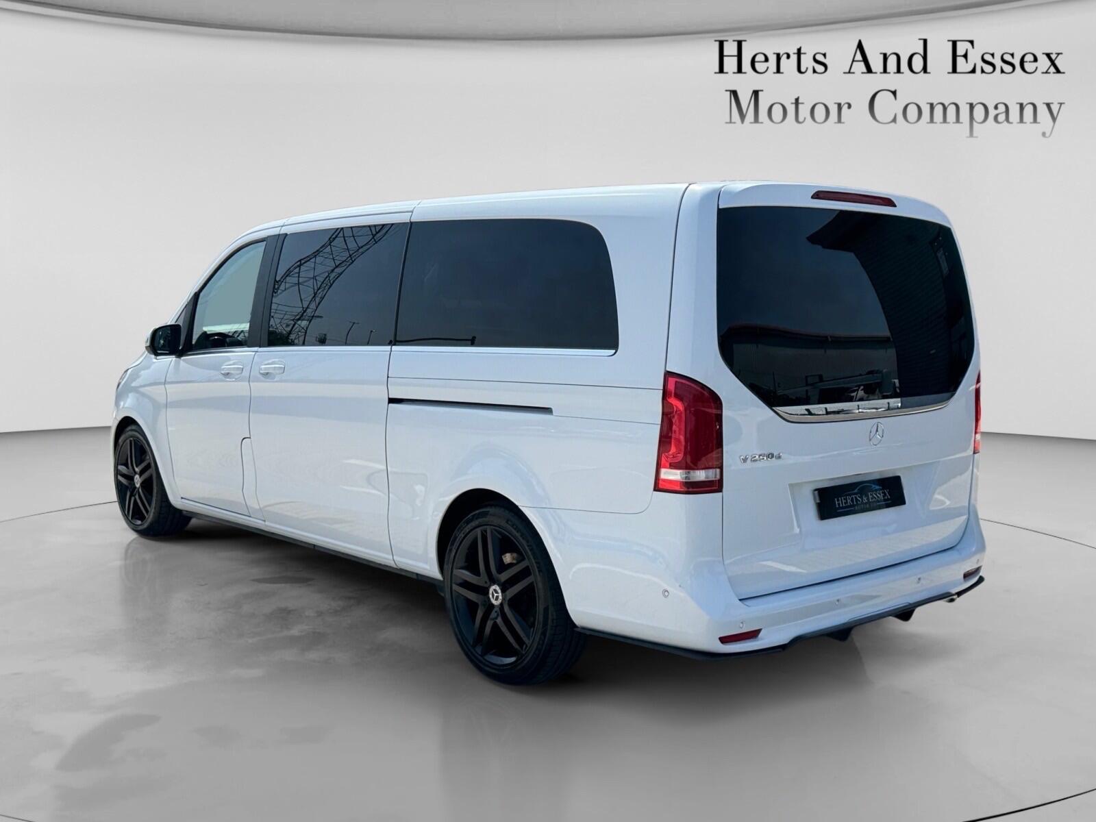 Mercedes-Benz V Class view 4