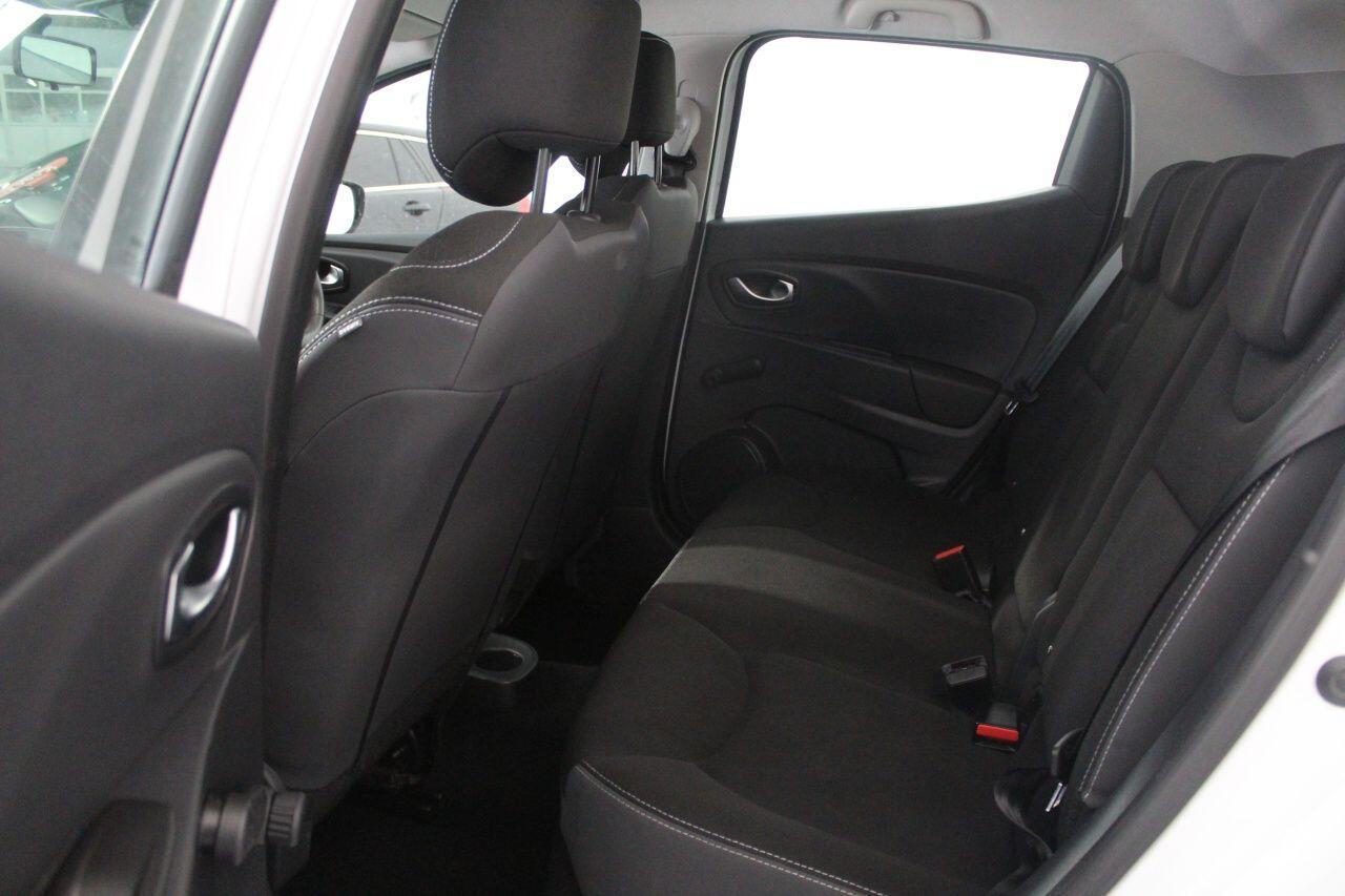 Renault Clio view 48